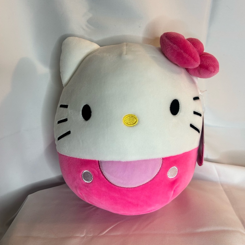 🤑SOLD🤑 NWT Hello Kitty Squishmallow - Pink and White
